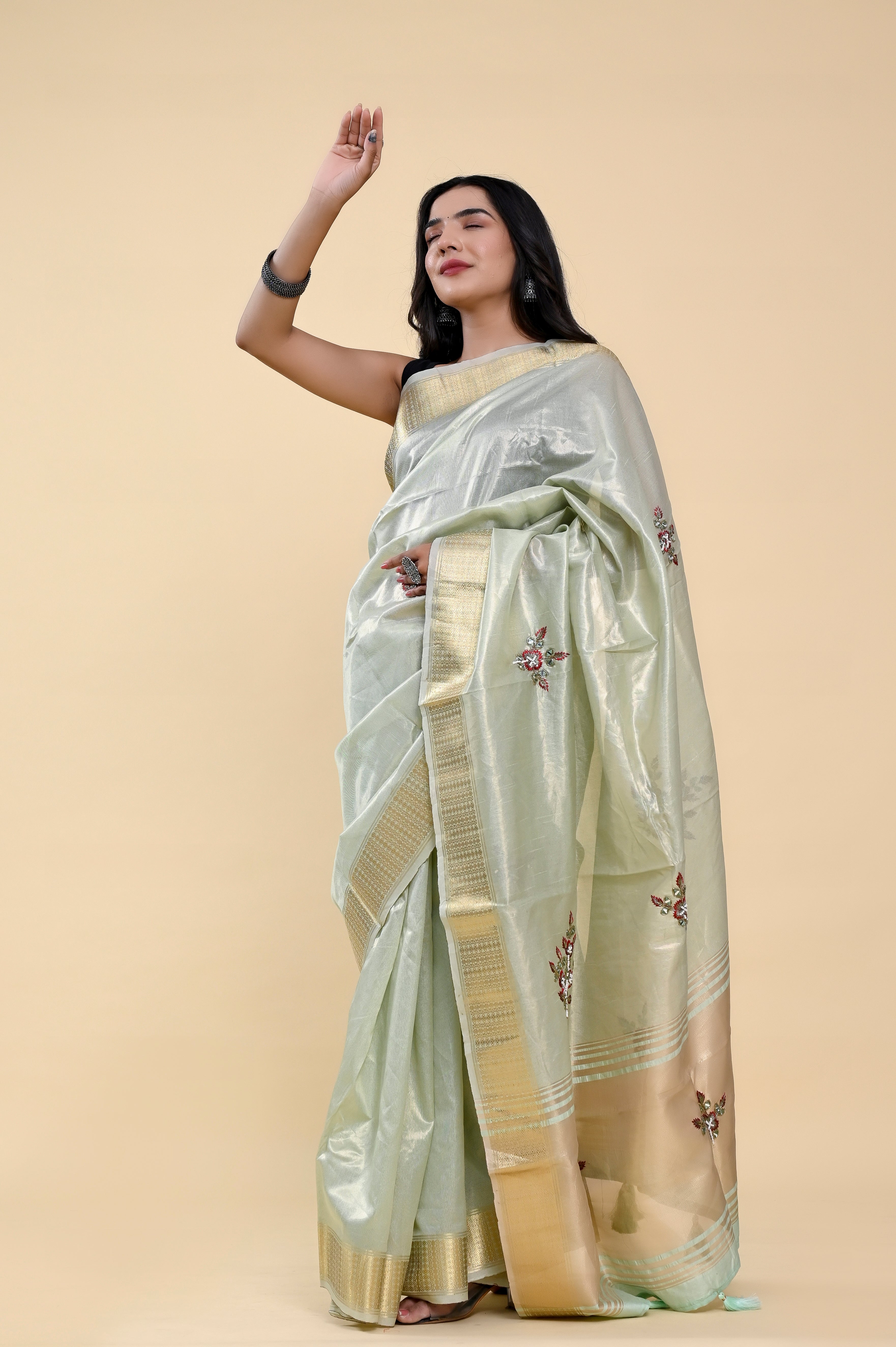 Emerald Mist Jacquard Cotton Saree | Hand-Embroidered Pearl & Thread Work Freshness