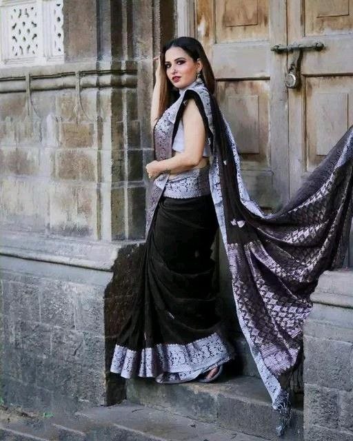 Black Silver Soft Lichi Silk Saree | Rich Pallu & Jacquard Work Couture
