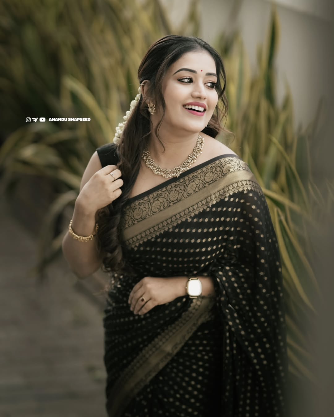 Midnight Black Soft Lichi Silk Saree | Jacquard Border Couture