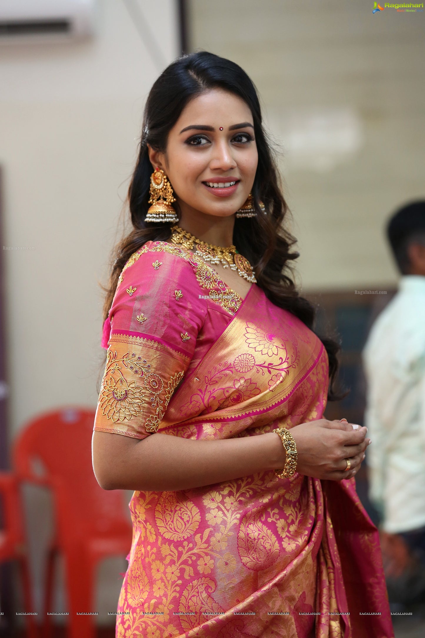 Golden Blush Soft Lichi Silk Saree | Jacquard Border Couture