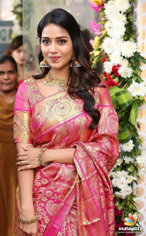 Golden Blush Soft Lichi Silk Saree | Jacquard Border Couture