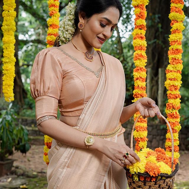 Elegant Cream Banarasi Soft Lichi Silk Saree | All Over Work Jacquard Couture