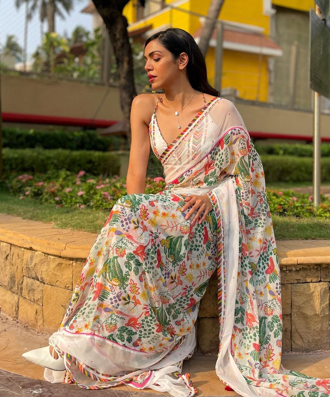 Pure White Georgette Saree | Printed Blouse Harmony