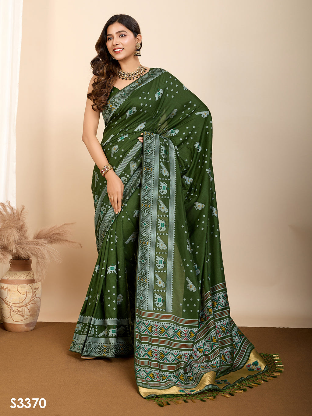 Emerald Green Soft Silk Party Wear Saree | Woven Meenakari Designer Ensemble