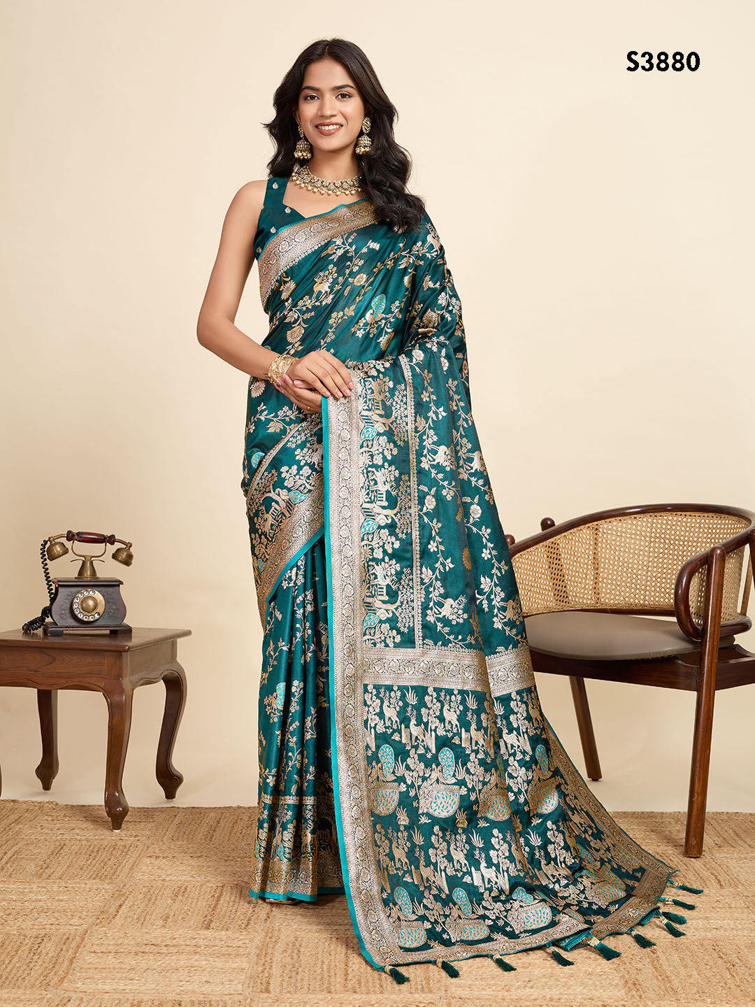 Kaleidoscope Dreams Silk Saree | Heavy Digital Printed Festive Splendor