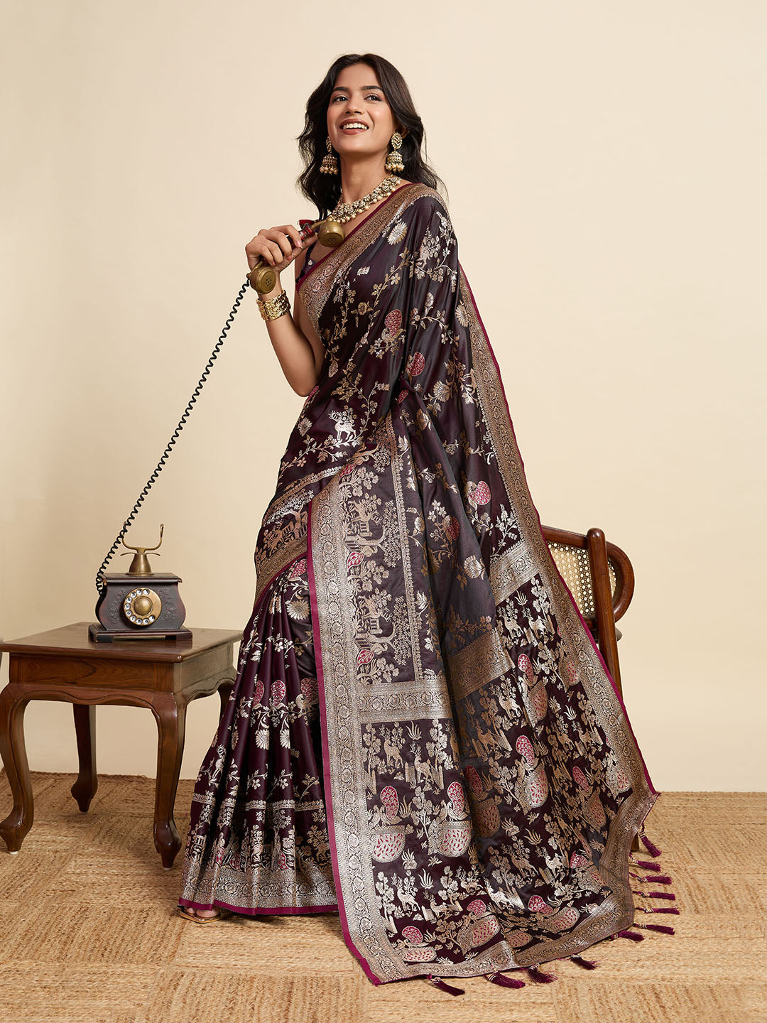 Earthy Brown Linen Saree | Mustard Blouse & Woven Border Design