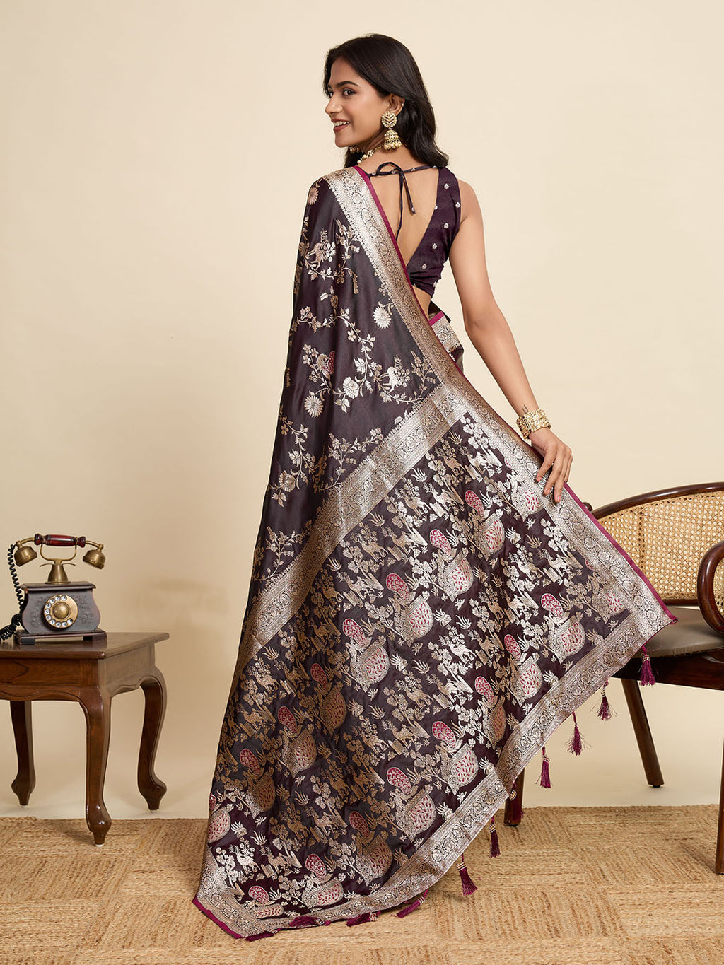 Earthy Brown Linen Saree | Mustard Blouse & Woven Border Design