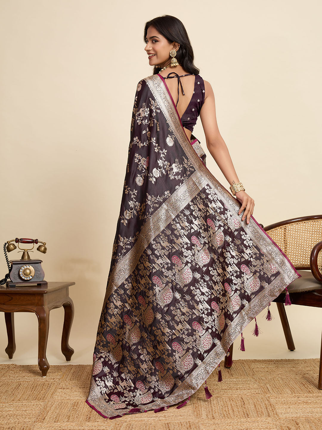 Earthy Brown Linen Saree | Mustard Blouse & Woven Border Design